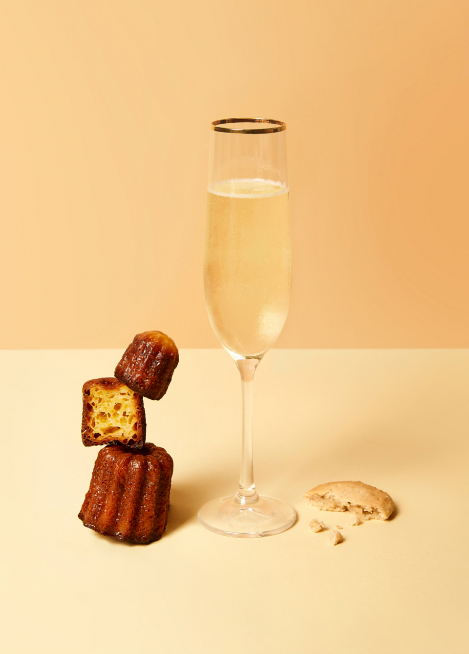 Metal box & 24 Bordeaux's Macaron