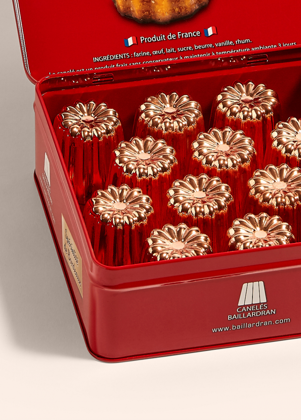 Metal box & 9 canelés molds