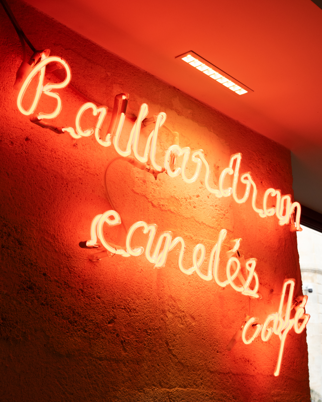 Canelés revisités : une pause gourmande dans votre visite de Bordeaux